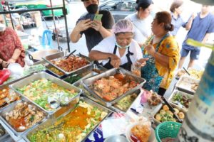 vendors-struggle-despite-aid-plan