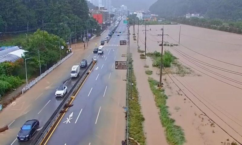 ฝนถล่มหนักสุดเป็นประวัติการณ์ในเกาหลีใต้ ดินถล่มคร่า 1 ชีวิต